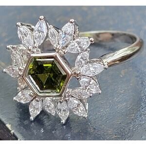 Rhodium Plated Simulated Peridot Ring - Size 9 - Floral Burst Design